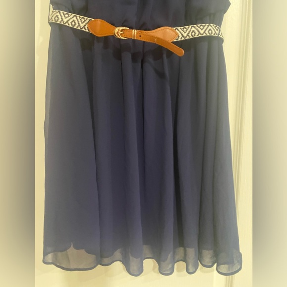 IZ BYER Navy Blue Junior’s dress with belt. - Picture 5 of 8